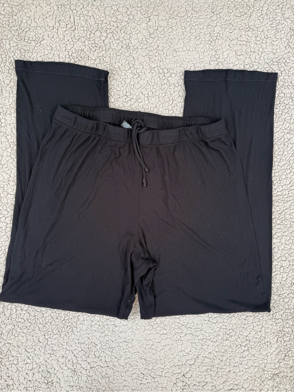 Skims Black Wide Leg Drawstring Lounge Pants - Picture 4 of 5